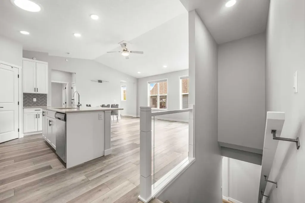 289 Lucas Avenue NW Calgary AB T3P 1S3