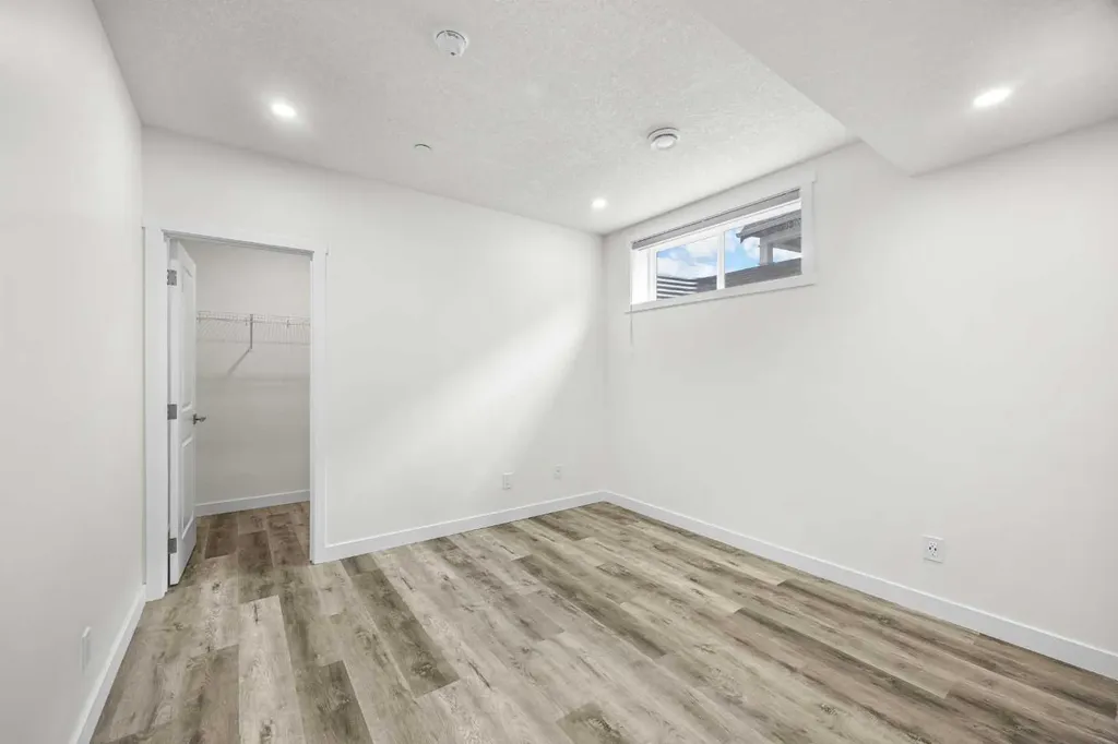289 Lucas Avenue NW Calgary AB T3P 1S3
