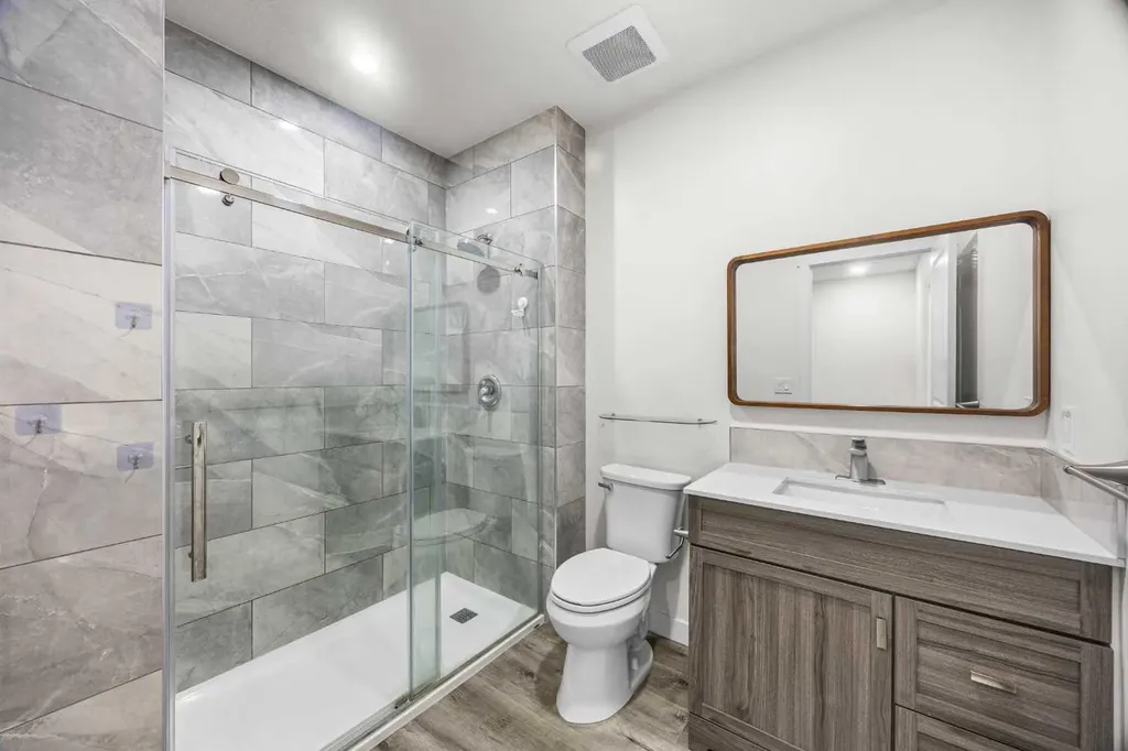 289 Lucas Avenue NW Calgary AB T3P 1S3