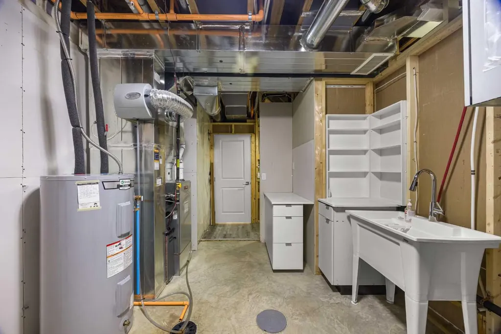289 Lucas Avenue NW Calgary AB T3P 1S3