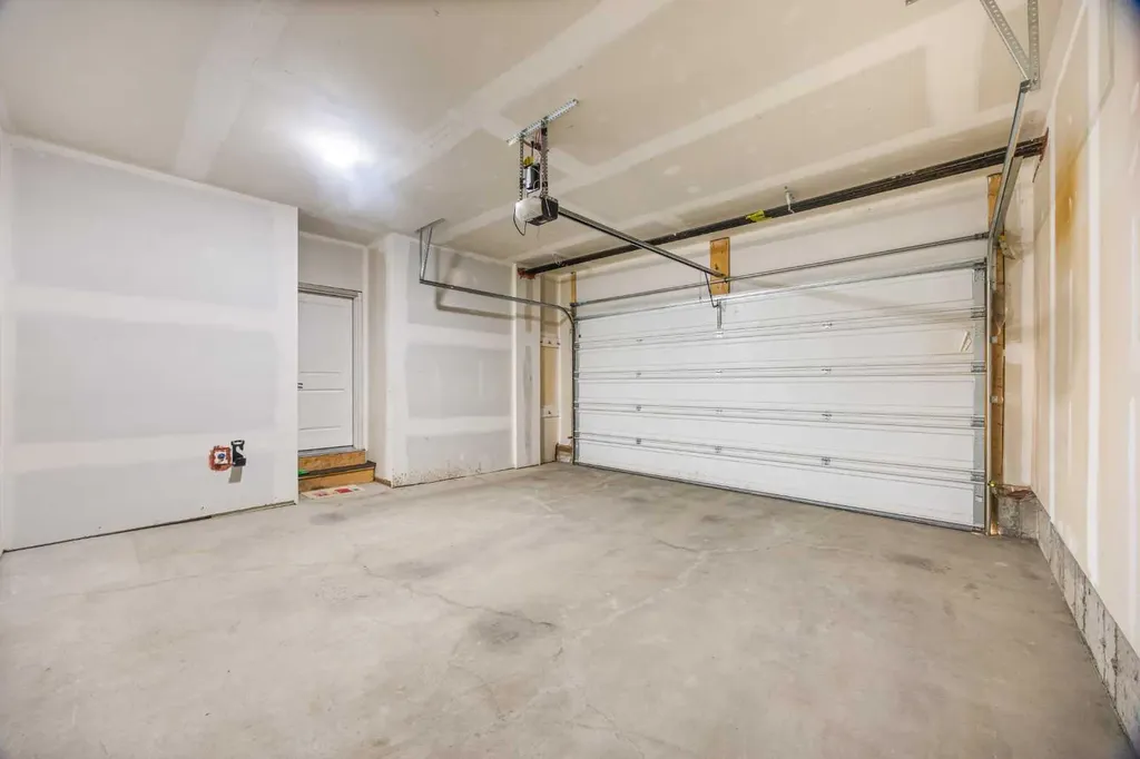 289 Lucas Avenue NW Calgary AB T3P 1S3