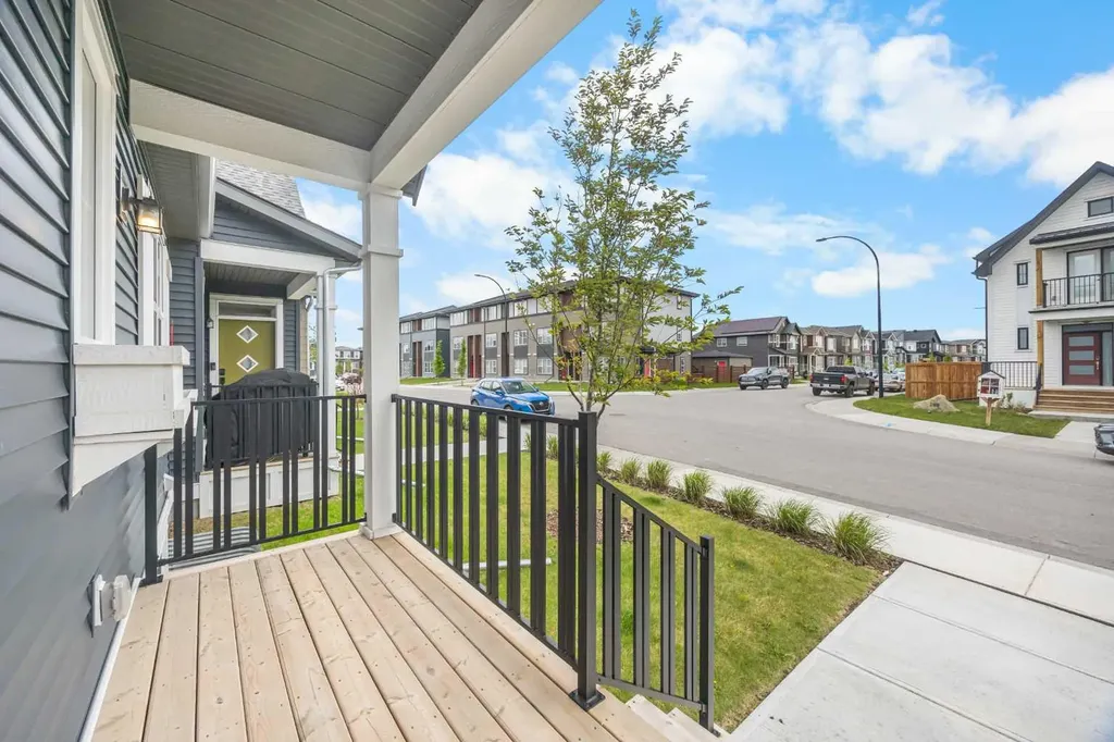 289 Lucas Avenue NW Calgary AB T3P 1S3