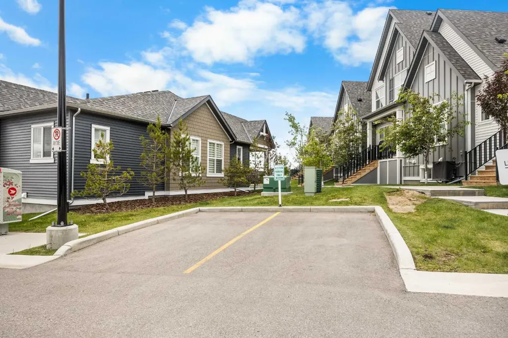 289 Lucas Avenue NW Calgary AB T3P 1S3