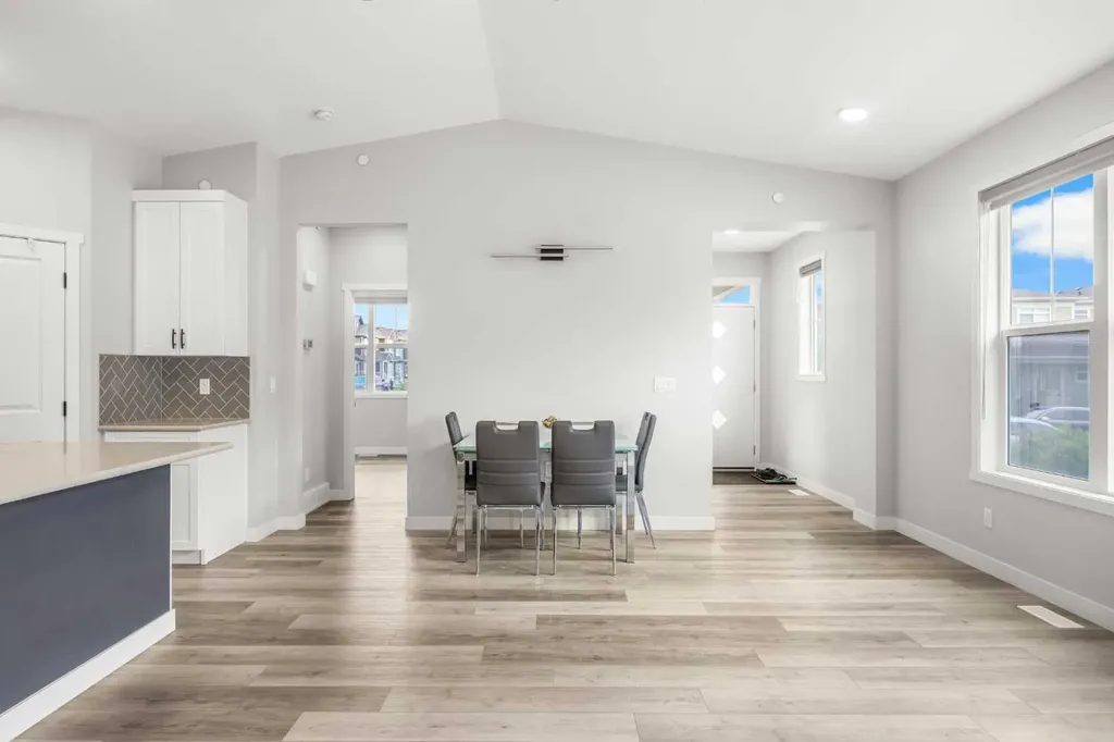 289 Lucas Avenue NW Calgary AB T3P 1S3