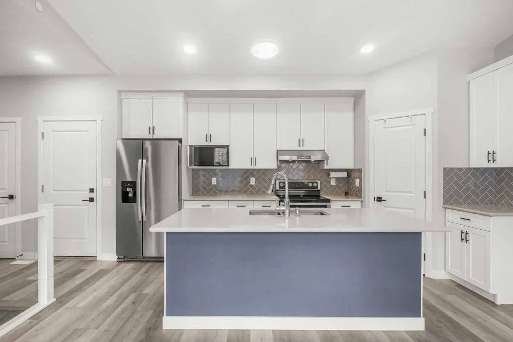289 Lucas Avenue NW Calgary AB T3P 1S3