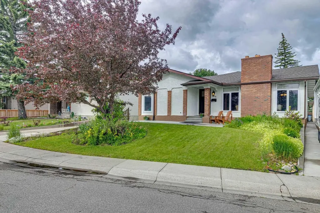 228 Brookgreen Drive SW Calgary AB T2W 2T8