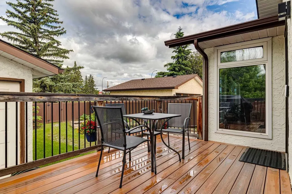 228 Brookgreen Drive SW Calgary AB T2W 2T8