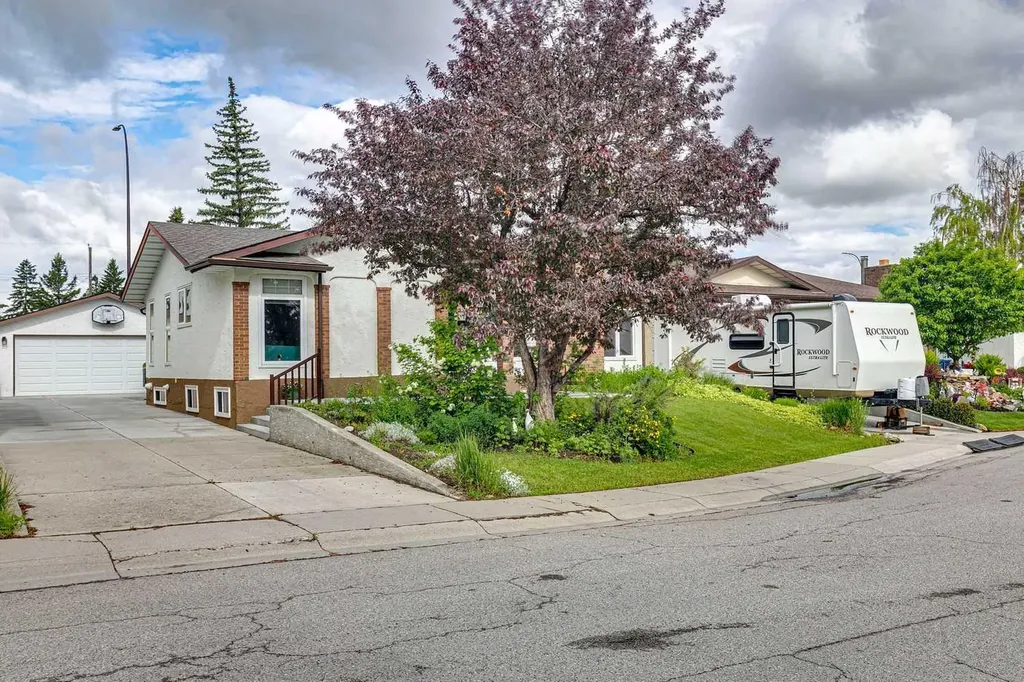 228 Brookgreen Drive SW Calgary AB T2W 2T8