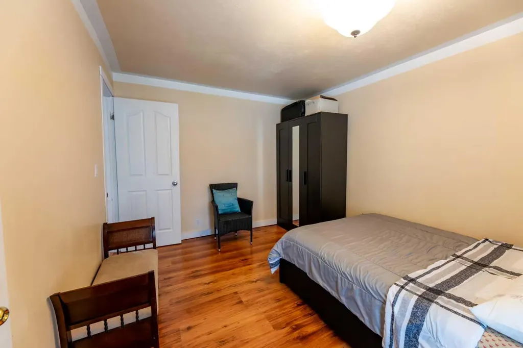 114 Poboktan Road Hinton AB T7V 1G6