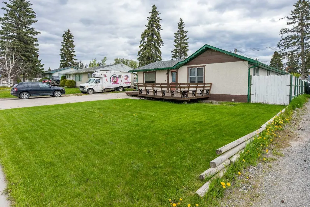 114 Poboktan Road Hinton AB T7V 1G6
