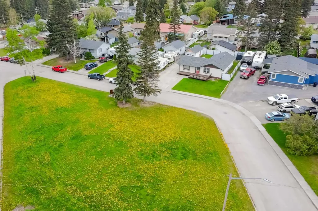 114 Poboktan Road Hinton AB T7V 1G6