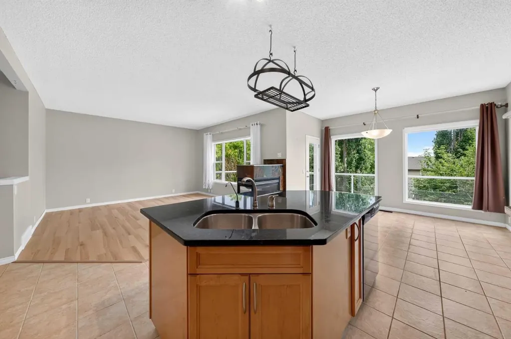 37 Tuscany Meadows Common NW Calgary AB T3L 2L3