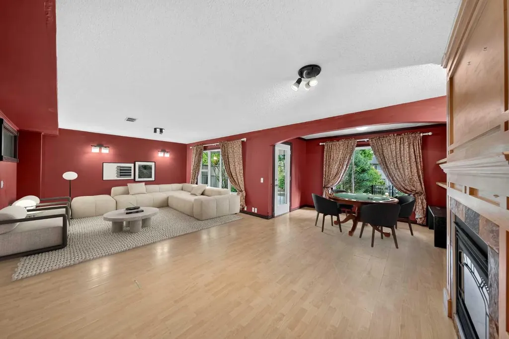 37 Tuscany Meadows Common NW Calgary AB T3L 2L3