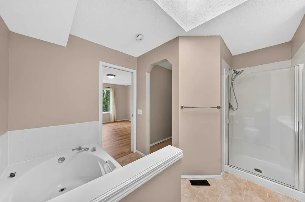 37 Tuscany Meadows Common NW Calgary AB T3L 2L3