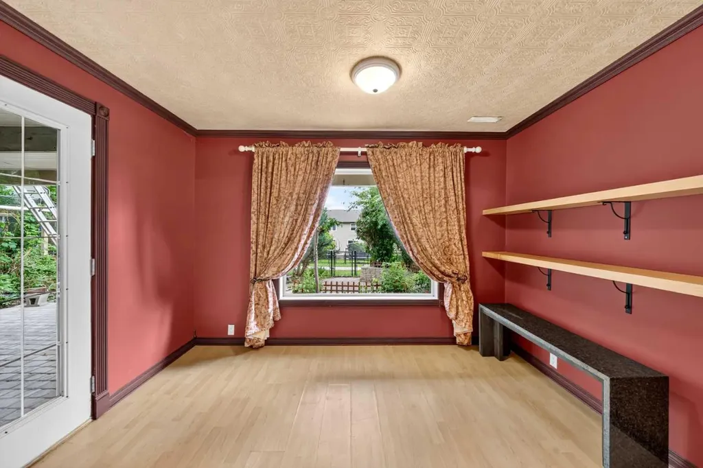 37 Tuscany Meadows Common NW Calgary AB T3L 2L3
