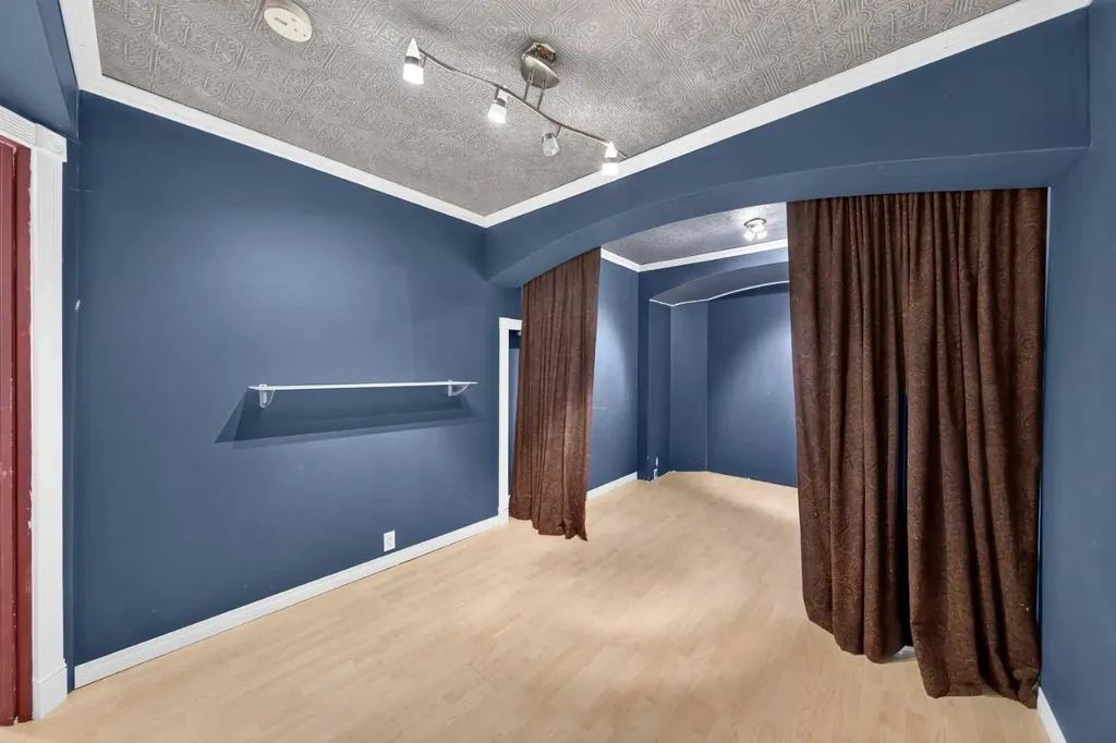 37 Tuscany Meadows Common NW Calgary AB T3L 2L3