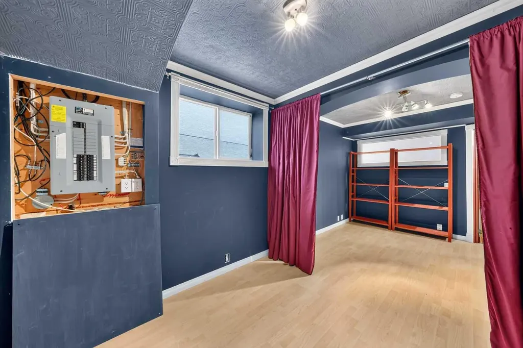 37 Tuscany Meadows Common NW Calgary AB T3L 2L3