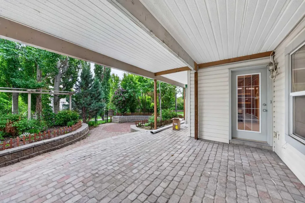 37 Tuscany Meadows Common NW Calgary AB T3L 2L3