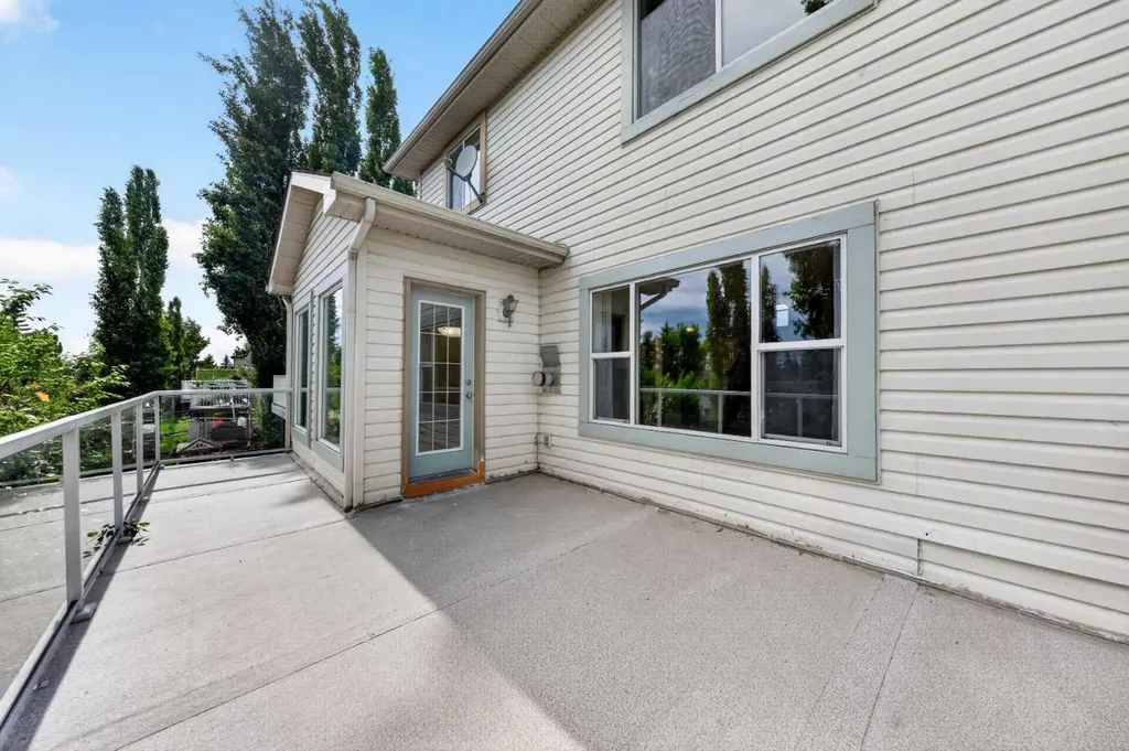 37 Tuscany Meadows Common NW Calgary AB T3L 2L3