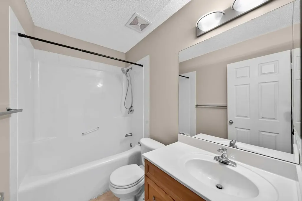37 Tuscany Meadows Common NW Calgary AB T3L 2L3