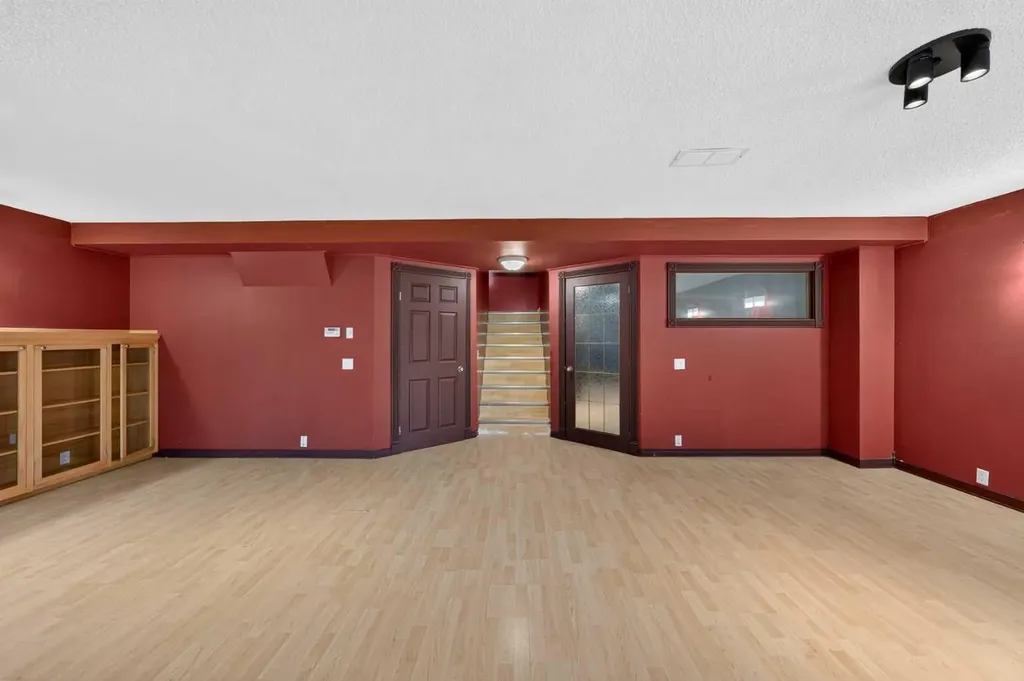 37 Tuscany Meadows Common NW Calgary AB T3L 2L3