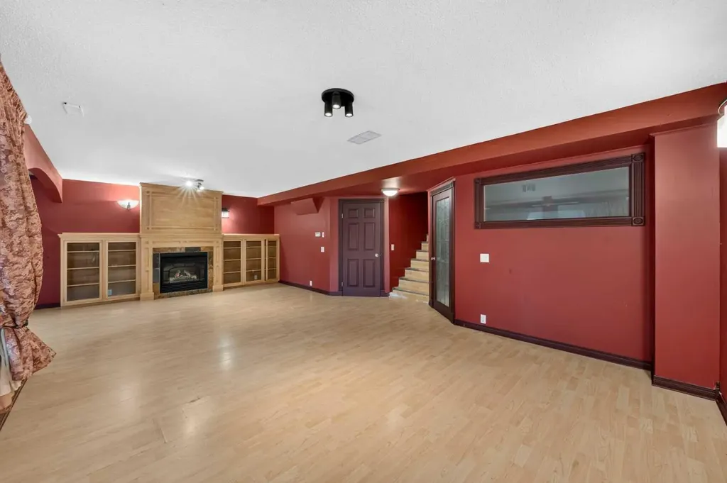 37 Tuscany Meadows Common NW Calgary AB T3L 2L3