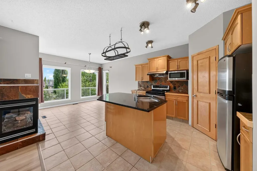 37 Tuscany Meadows Common NW Calgary AB T3L 2L3