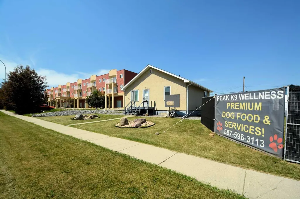 5614 2 Avenue Edson AB T7E 1L8