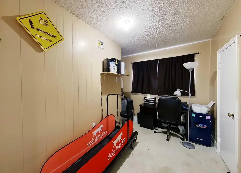 5614 2 Avenue Edson AB T7E 1L8