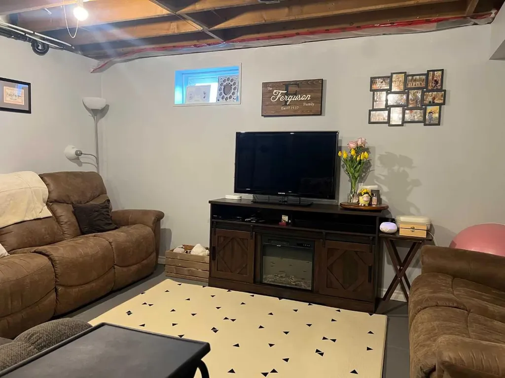5614 2 Avenue Edson AB T7E 1L8