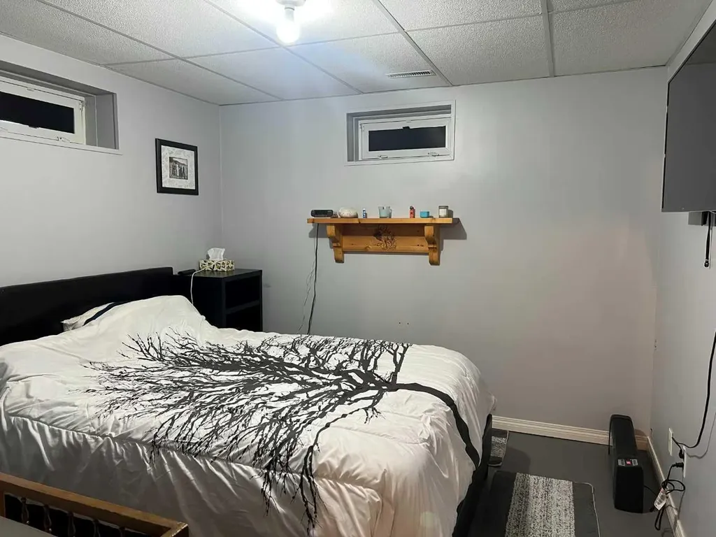 5614 2 Avenue Edson AB T7E 1L8