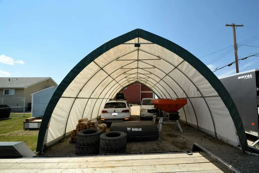 5614 2 Avenue Edson AB T7E 1L8