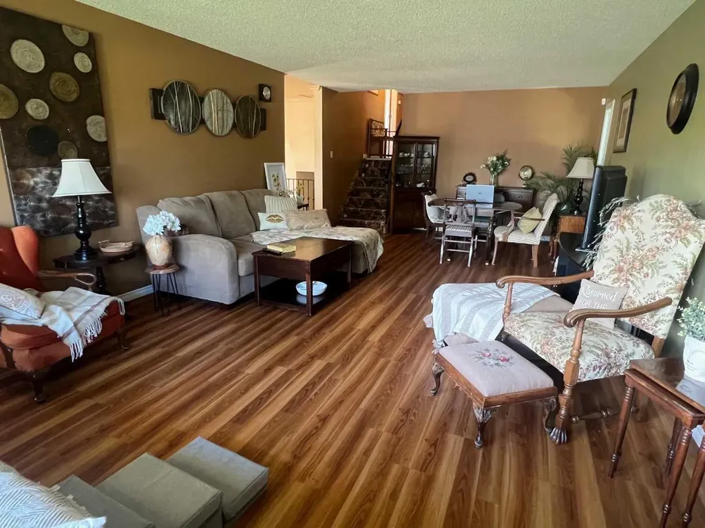 953 Columbia Boulevard W Lethbridge AB T1K 4M4