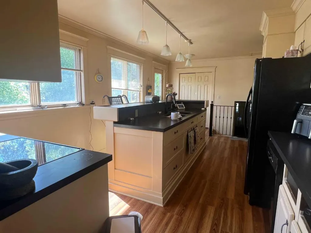 953 Columbia Boulevard W Lethbridge AB T1K 4M4