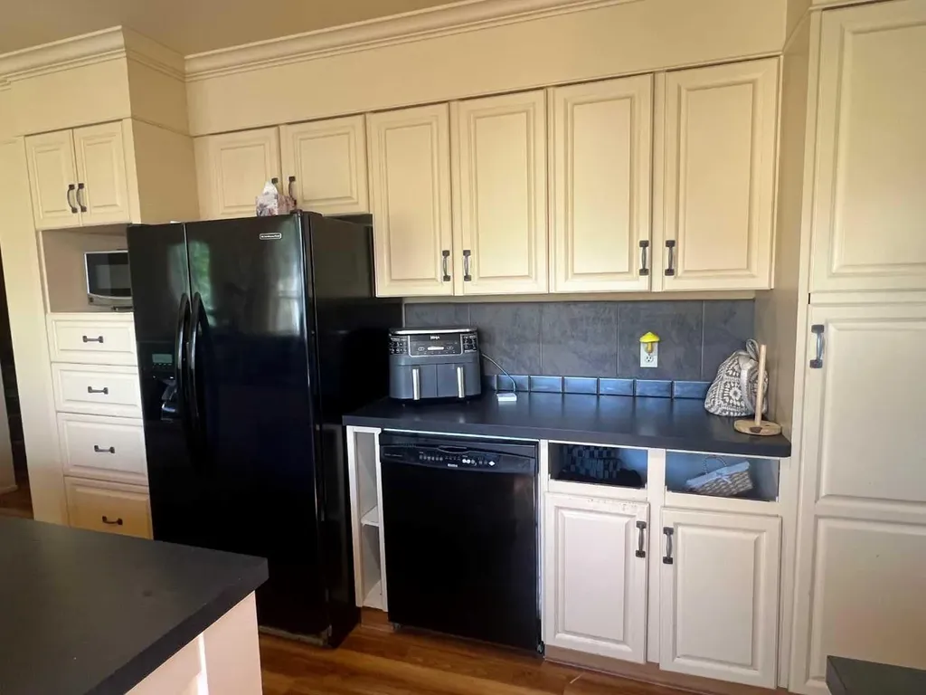 953 Columbia Boulevard W Lethbridge AB T1K 4M4