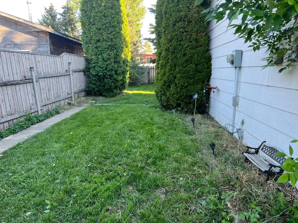 953 Columbia Boulevard W Lethbridge AB T1K 4M4