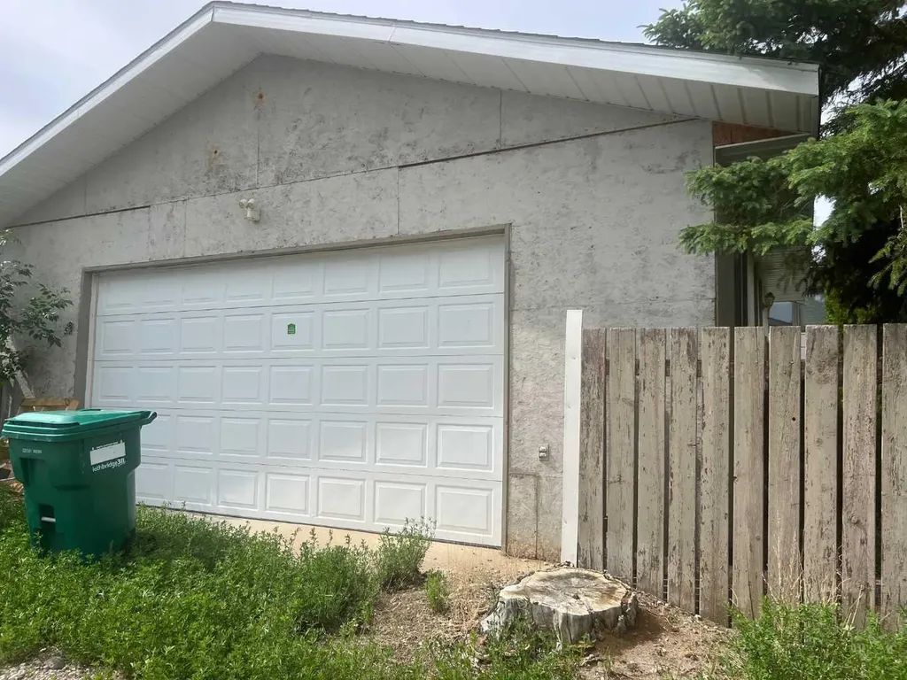 953 Columbia Boulevard W Lethbridge AB T1K 4M4