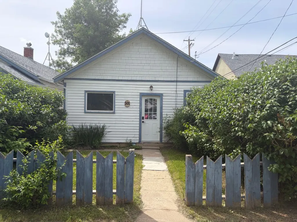 301 2 Street E Drumheller AB T0J 0Y3