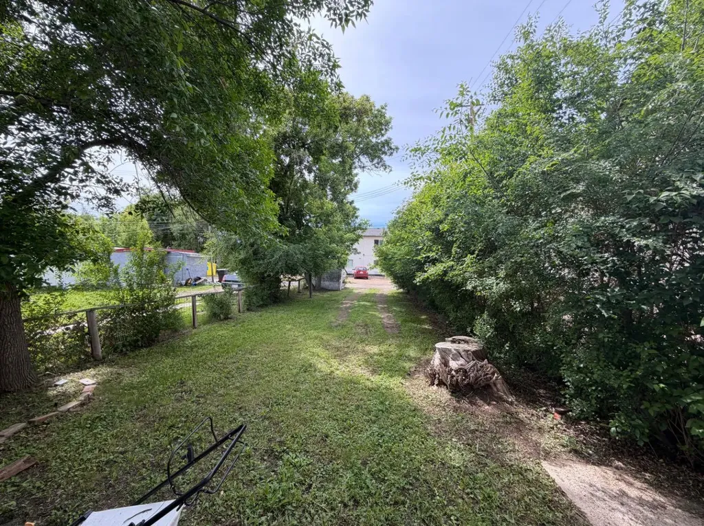 301 2 Street E Drumheller AB T0J 0Y3