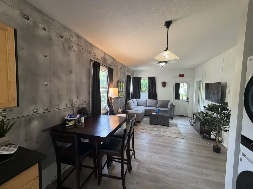 301 2 Street E Drumheller AB T0J 0Y3