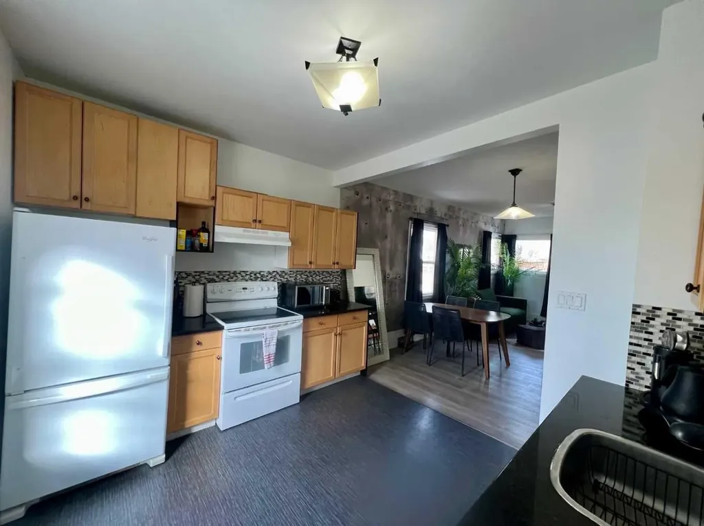 301 2 Street E Drumheller AB T0J 0Y3