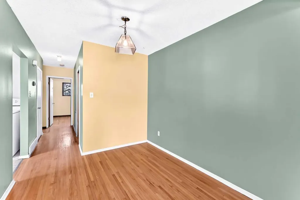 416/418 33 Avenue NE Calgary AB T2E 2J1