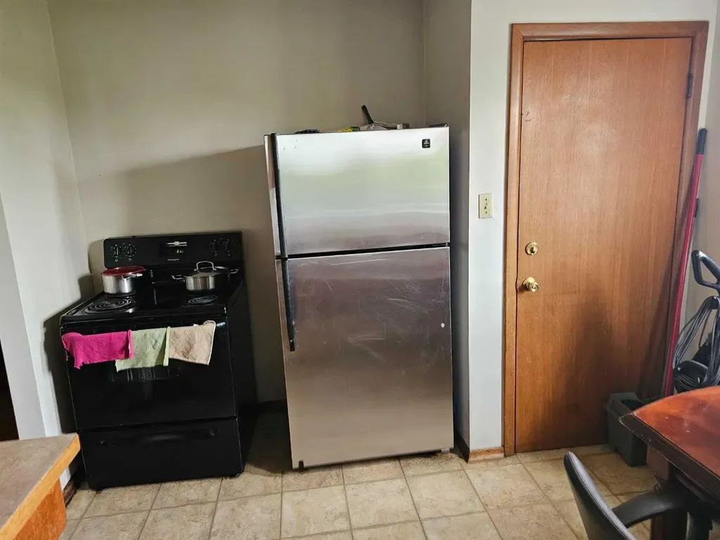 416/418 33 Avenue NE Calgary AB T2E 2J1