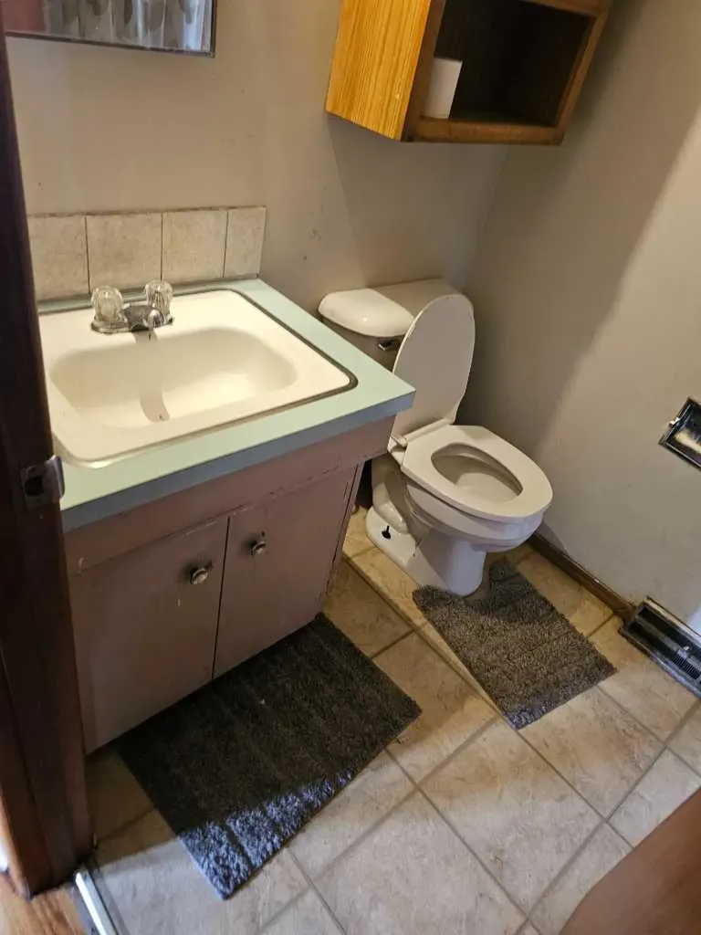 416/418 33 Avenue NE Calgary AB T2E 2J1