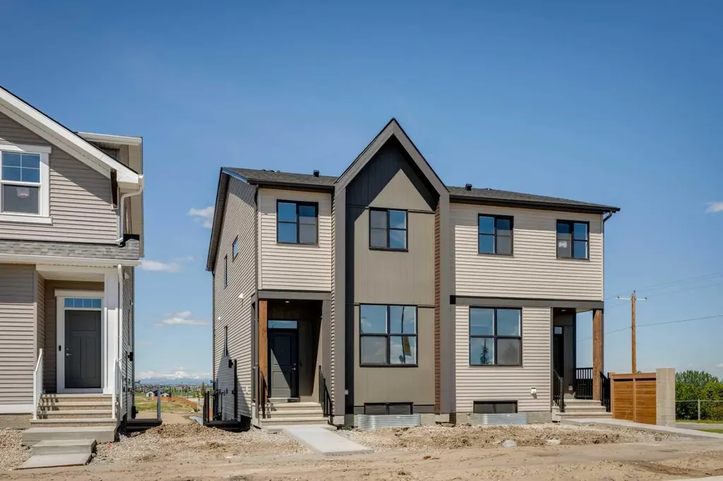 13 Hotchkiss Road SE Calgary AB T3S 0T8
