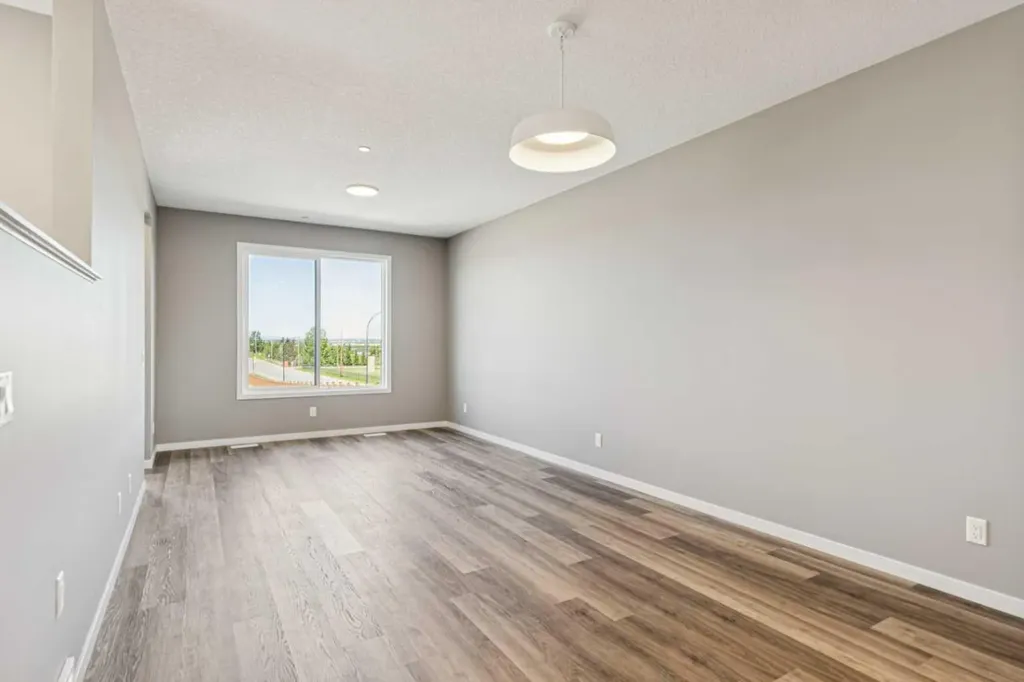 13 Hotchkiss Road SE Calgary AB T3S 0T8