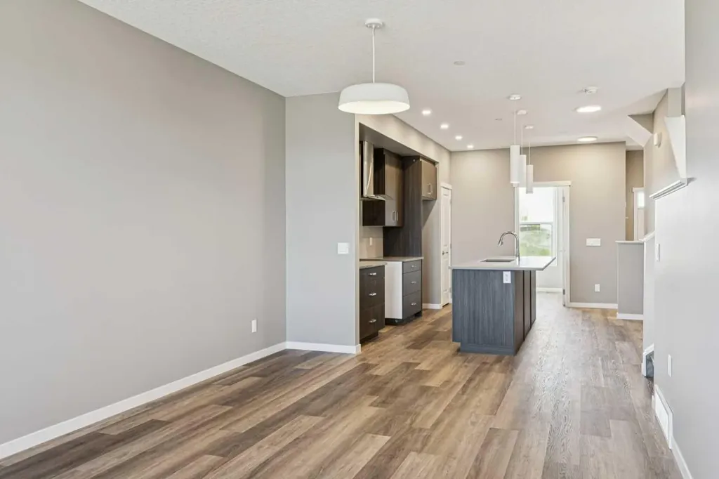 13 Hotchkiss Road SE Calgary AB T3S 0T8