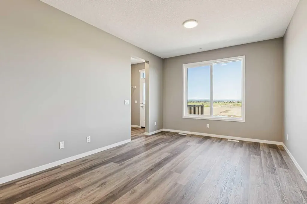 13 Hotchkiss Road SE Calgary AB T3S 0T8