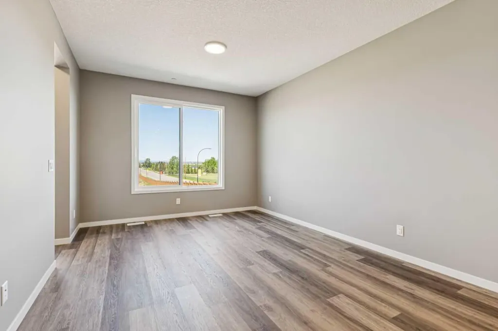 13 Hotchkiss Road SE Calgary AB T3S 0T8