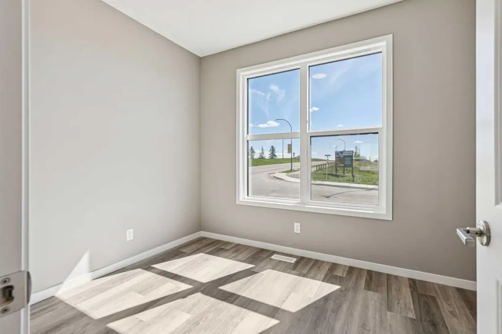 13 Hotchkiss Road SE Calgary AB T3S 0T8
